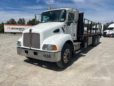 2007 Kenworth T300 6x4 Flatbed Truck
