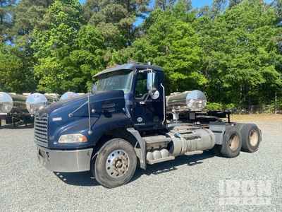 2012 Mack CXU613 6x4 Cabeza Tractora Cabina Corta