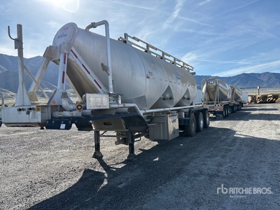 2015 Tremcar 1200 cft Tri/A Pneumatic Bulk Trailer