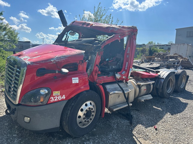 2019 Freightliner Cascadia 113 6x4 T/A Day Cab Truck Tractor (Inoperable)