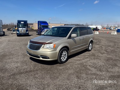 2014 Chrysler Town & Country Minivan