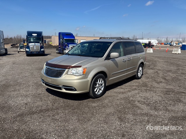 2014 Chrysler Town & Country 2014 Chrysler Town & Country Minivan