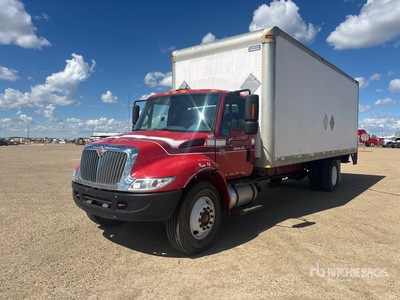 2006 International 4300 4x2 Camion fourgon