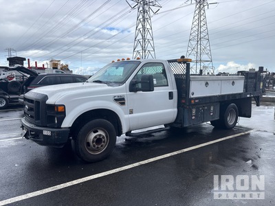 2008 Ford F-350 XL 4x2 Flatbed Truck