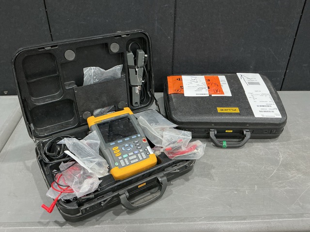 (2) Fluke 199C Scopemeter Colors