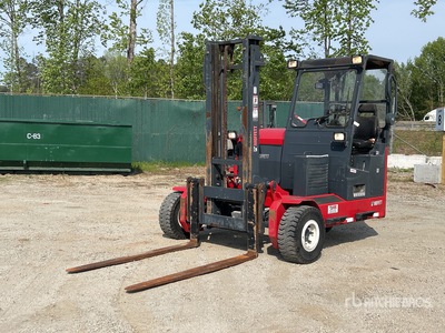 Moffett LR70 7000 lb 3x3 Carretilla Elevadora transportable