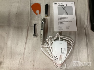 (5) 3M ESPE Elipar DeepCure-S Dental Curing Lights