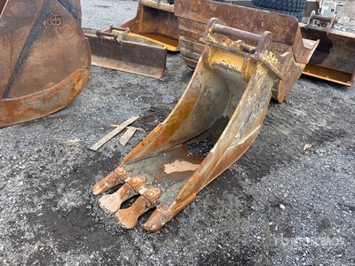 AMI 24 in Q/C Digging Excavator Bucket