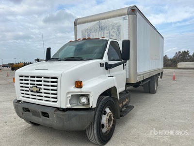 2004 Chevrolet C6500 4x2 Van Truck