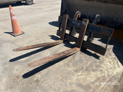 Cat 54 in Q/C Wheel Loader Forks