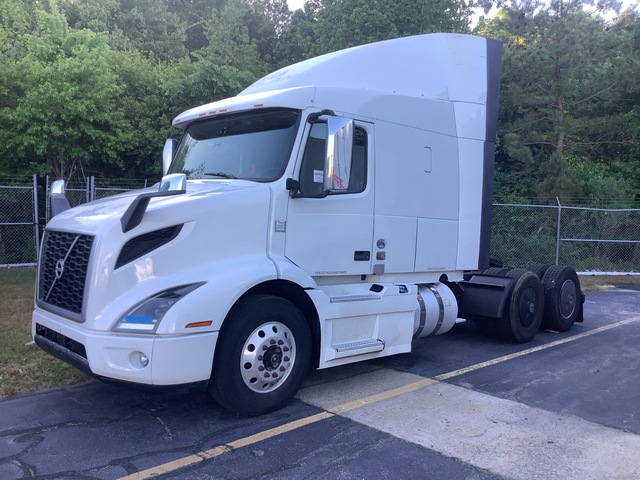 2020 Volvo VNR 6x4 T/A Sleeper Truck Tractor
