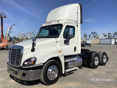 2017 Freightliner Cascadia 125 6x4 T/A Day Cab Truck Tractor