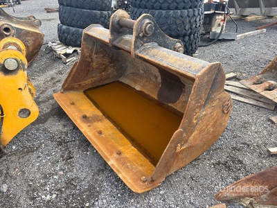 H & H 72 in Q/C Cleanup Excavator Bucket