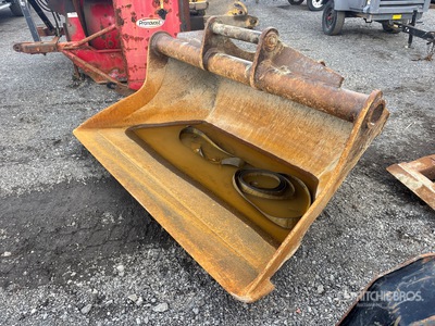 78 in Q/C Cleanup Excavator Bucket