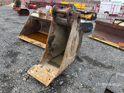24 in Cleanup Excavator Bucket