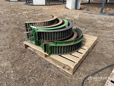 Quantity of (6) Combine Concaves Pièces diverses