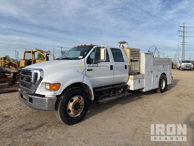 2007 Ford F-750 XL 4x2 Crew Cab Utility Truck