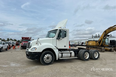 2007 Freightliner Columbia 120 6x4 Ciągnik siodłowy T/A z kabiną dzienną