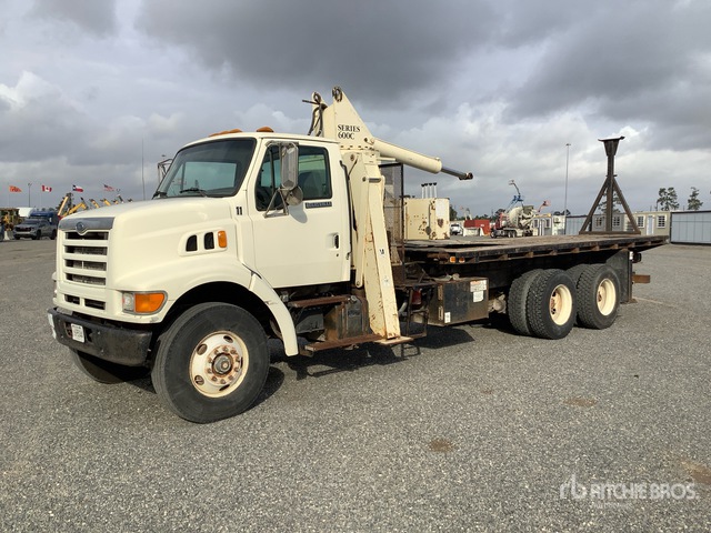 National on 1998 Ford LT8501 6x4 Boom Truck