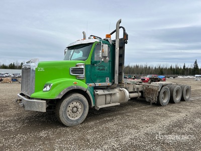 2018 Freightliner 122SD 8x6 Logging Tri/A Day Cab Truck Tractor