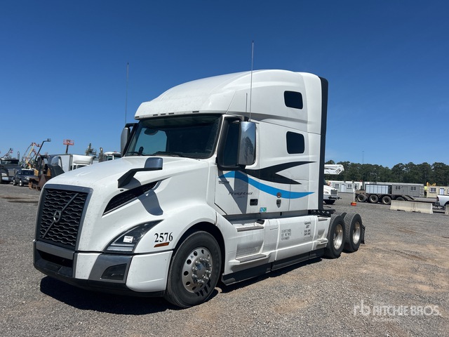 2025 VOLVO VNL