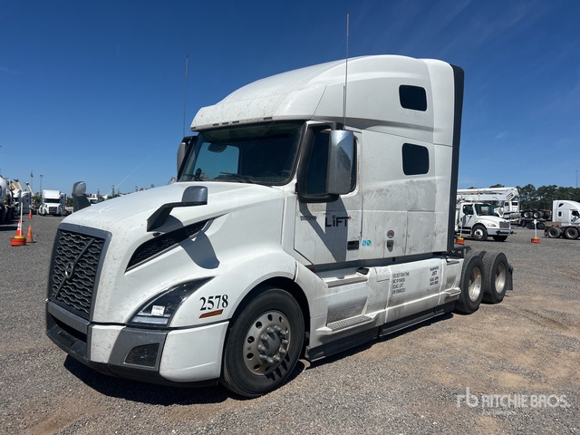 2025 VOLVO VNL
