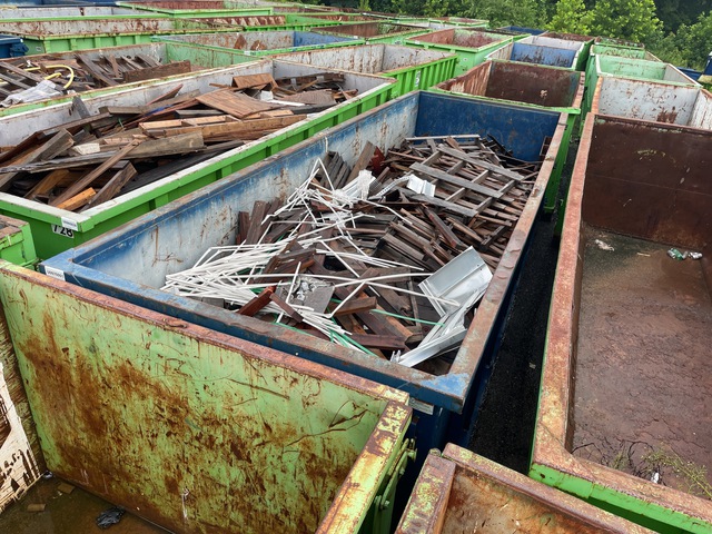 22 ft 30 cyd Roll-Off Container