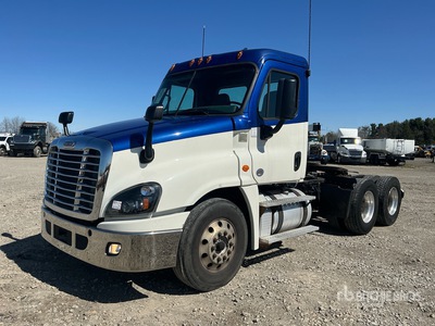 2018 Freightliner Cascadia 125 6x4 T/A Day Cab Truck Tractor
