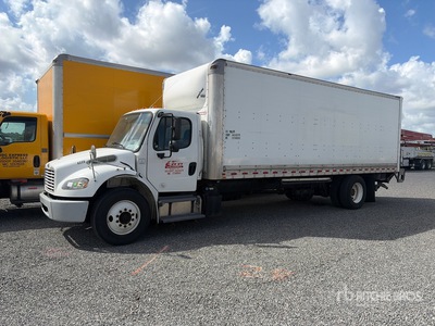 2017 Freightliner M2106 4x2 Furgoneta caja cerrada