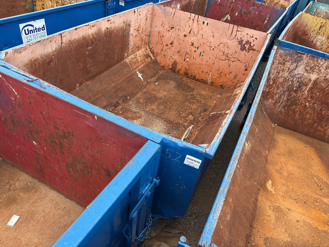 12 ft 2 in 15 cyd Roll-Off Container