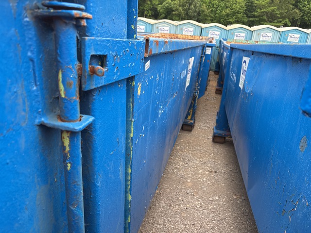 12 ft 2 in 15 cyd Roll-Off Container