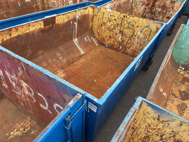 12 ft 2 in 15 cyd Roll-Off Container