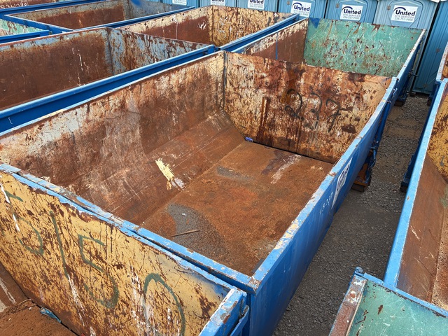 12 ft 2 in 15 cyd Roll-Off Container