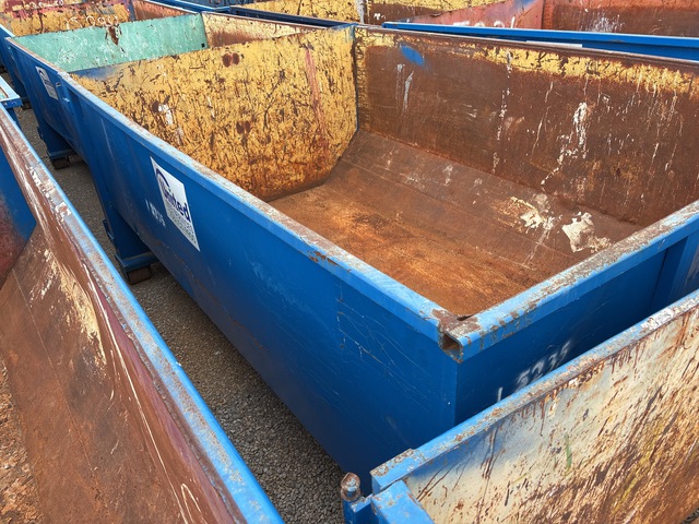 12 ft 2 in 15 cyd Roll-Off Container