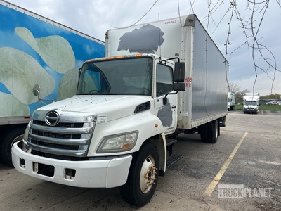 2012 Hino Conventional Type Truck 4x2 Moving شاحنة فان