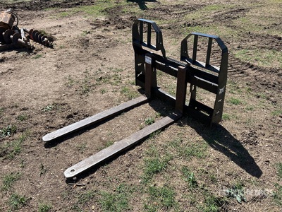 Bobcat 48 in Skid Steer Forks