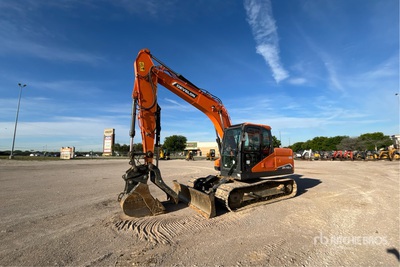 2023 Develon DX140LC-7K حفارة بجنزير