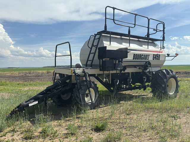 2010 Bourgault 6450 450 bu Tow-Behind Air Cart