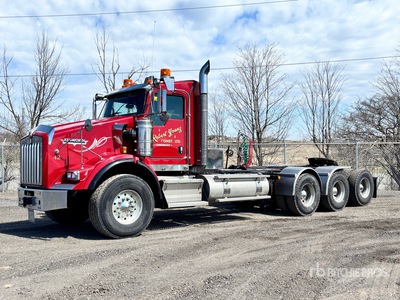 2019 Kenworth T800 8x6 Tri/A Dagcabine Trekker