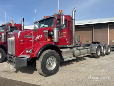2019 Kenworth T800 8x6 Tri/A Day Cab Truck Tractor