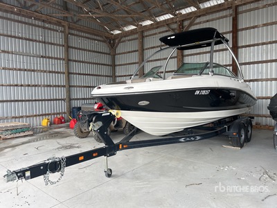 2011 Sea Ray 210SLX3 109 21 ft Bowrider Boat w/2012 Midwest Trailer