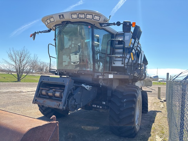 2008 Agco Gleaner R65 Combine Harvester (Inoperable)