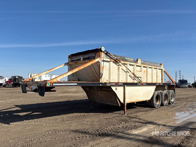 1990 Arnes 35 ft Tri/A Belly Dump Trailer