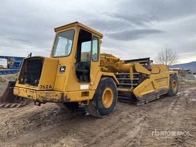 1981 John Deere 762A Motor Scraper