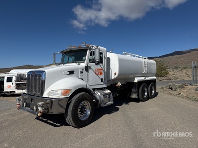 2005 Peterbilt 335 4400 gal 6x4 散水車