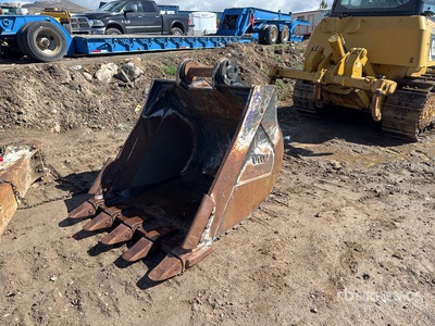 52 in Digging Excavator Bucket