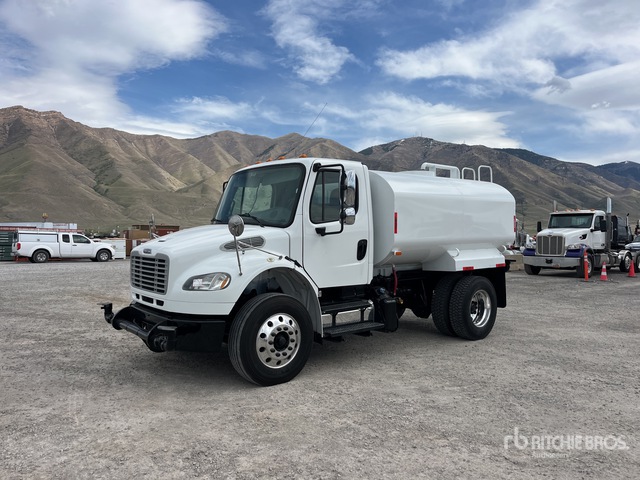 2017 Freightliner M2 106 2500 gal 4x2 Water Truck