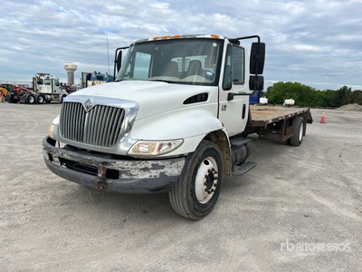 2007 International 4200 4x2 Flatbed Truck
