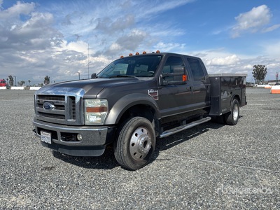 2008 Ford F-450 Lariat 4x4 Crew Cab Ciężarówka użytkowa