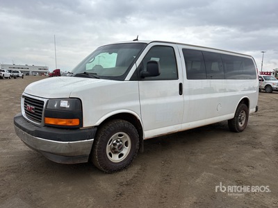 2015 GMC Savana 3500 12 Passenger Van